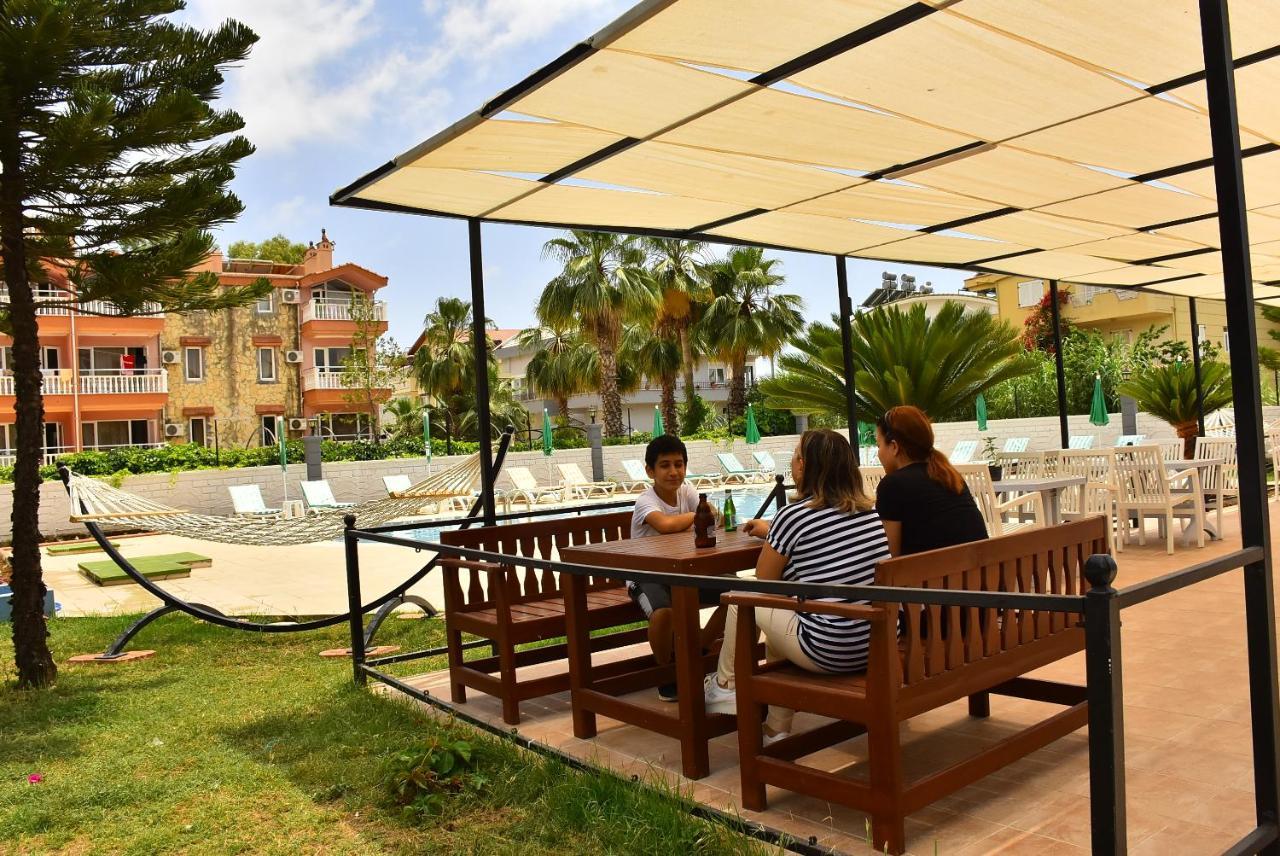 Nora Suit Hotel Side Bagian luar foto