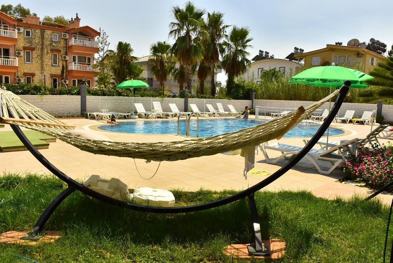Nora Suit Hotel Side Bagian luar foto