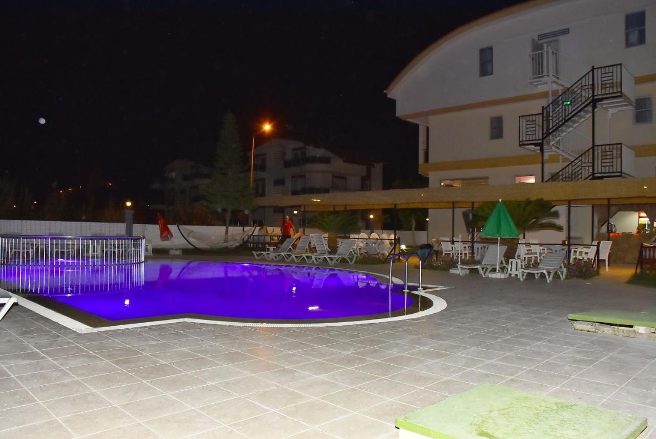 Nora Suit Hotel Side Bagian luar foto